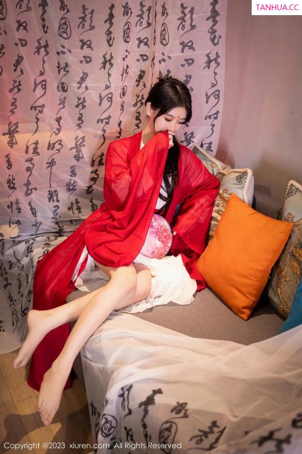   [XiuRen]高清写真图 2023.08.04 No.7192 幼幼 古装美腿第3张图片